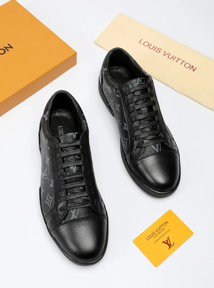 Factory price: 360💰LV official website popular series🔥🔥: 2 production, selected high-end imported cowhide, sheepskin lining sheepskin pads, paired with Louis Vuitton Monogram Ecli men's shoes 💰se canvas and pure black rubber soles, the ultimate simple design, the perfect interpretation of the latest inspiration for shoes, the integration of classics and fashion, high-end quality, worthy of your possession. The bottom car line will never be unglued🏆🏆🏆Welcome all sellers to sell in the picture above. We can send one piece on behalf of you. The code number is 38-44 (45 codes can be customized)